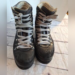 Men's Rugged Black Leather Boots